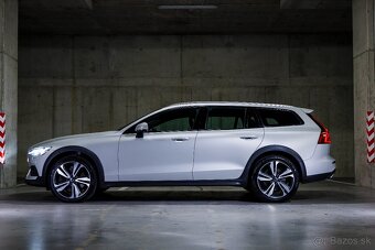 Volvo V60 CC AWD D4 diesel, ťažné, kamera, odpočet DPH - 5