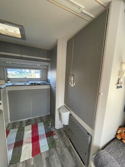 Predám zrekonštrovaný obytný príves - 5