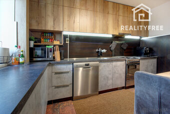 Na predaj 3 izbový byt, kompletne zrekonštruovaný, samostatn - 5