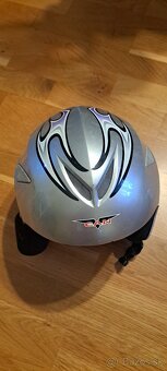 Lyže a lyžiarky - 5