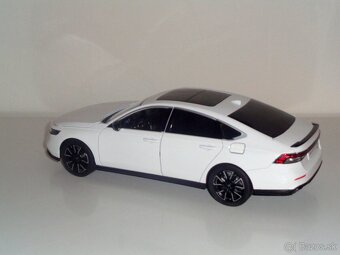 1:18 Honda Accord - 5