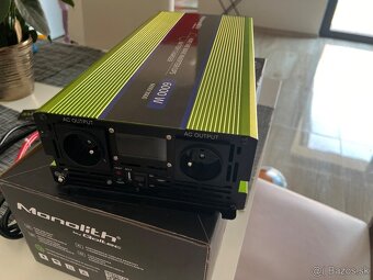 Qoltec Monolith Pure Sine Wave Invertor - 5