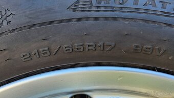 Predám zimné pneu Dunlop na diskoch Dezent R17 - 5