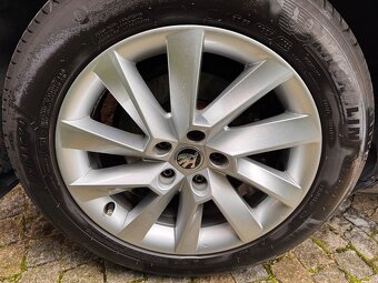 Disky skoda original 17”gumy michelin 7mm dezen - 5