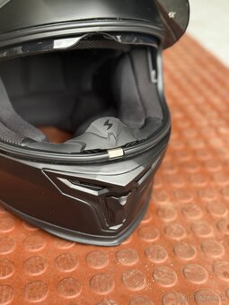 Prilba na motorku - 5