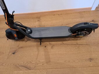 Elektricka kolobezka Ninebot Kickscooter f30 - 5