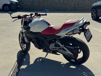 Suzuki GSR600 - 5