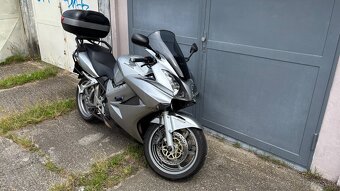 Honda VFR800 - 5
