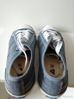 FILA - 5