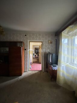 ZNÍŽENÁ CENA Na predaj starší 3-izb. RD, INVESTIČNÁ PRÍLEŽI - 5