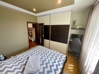 PREDAJ 3-IZBOVÝ BYT S BALKÓNOM V KOMÁRNE - 5