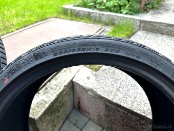 2x 235/35 R19 zimné pneu NEXXEN - 5