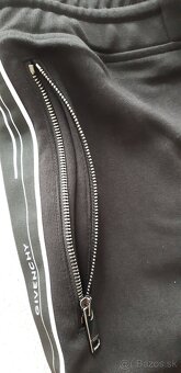 GIVENCHY TEPLAKY 2 - 5
