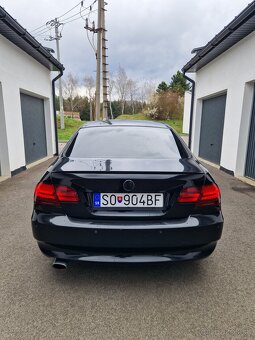 BMW e92 320i coupe manuál - 5