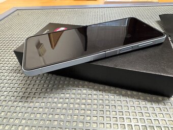 Samsung Galaxy Z Flip 6 – 256 GB - 5