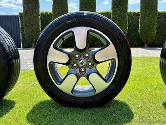 Komplet letnú sadu alu Škoda Scout - 5x112 225/55 R17. - 5