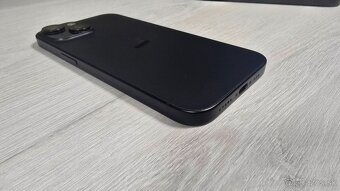 Predám čierny iPhone 15 128GB TOP stav - 5