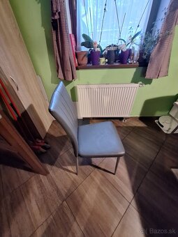 Kuchynsky stol + stolicky - 5