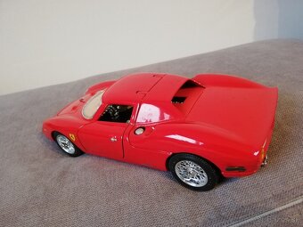 1:18 FERRARI 250 LeMans - 5