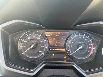 Predám Honda Forza 125 s originál kufrom a veľkým plexi - 5