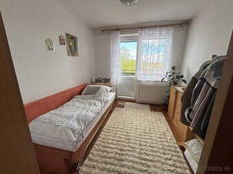 Predám 3 izbový slnečný byt + balkón + nová garáž - 5