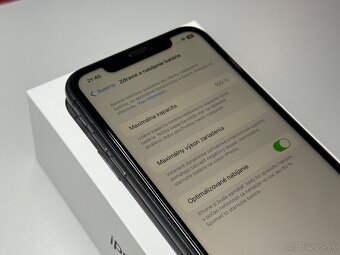 Predám Apple iPhone 11 64GB Black - 5