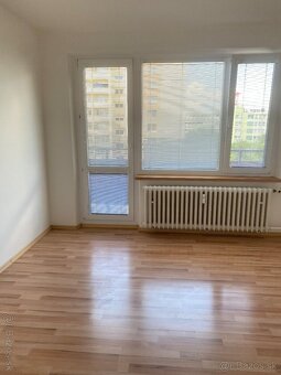 KRASNY DLHODOBÝ PRENÁJOM + 3 BALKÓNY - 5