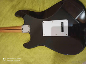 Fender Stratocaster r.v. 1998 - 5