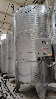 Vinifikátor objemu 6.200 L s vyhrnovaním - 5