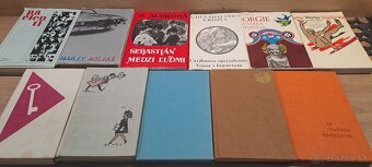 Väčšie množstvo rôznych kníh 4 - 5