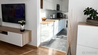 Na prenájom zrekonštruovaný 2i byt, Komárnická ulica - 5