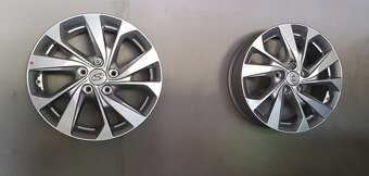Predám HYUNDAI TUCSON 1.6 Tgdi, benzín 130kw, 4x4 + ťažné - 5