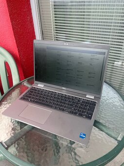 💻 Dell Precision 3561 Záruka do 2026 - 5