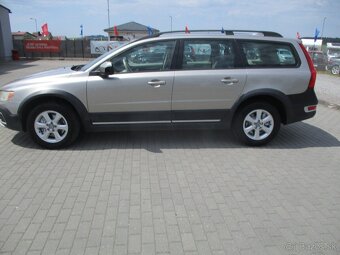 VOLVO XC70 D5 151kw AWD Momentum Kinetic 07/2010 - 5