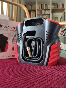 Digitálny kompresor do auta s LED 12V - 5