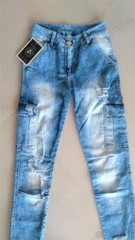 Push up damske svetle jeansy s bocnymi vreckami NOVE - 5