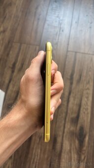 iPhone 11 64GB - žltý + kryt/kábel - 5