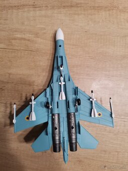 Model stíhačky Su-27 - 5