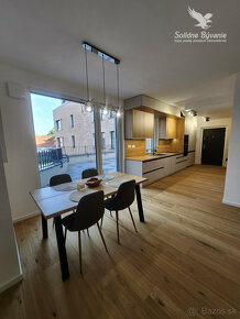 Krásny 2-izbový byt s veľkometrážnou terasou v novostavbe v  - 5