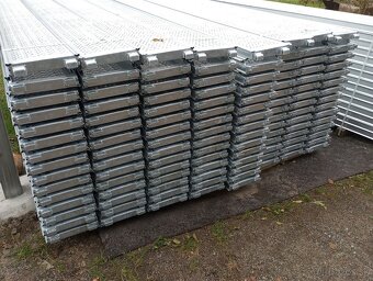 Prodám jednou použité lešenie L73 294m2 (layher,alfix) - 5