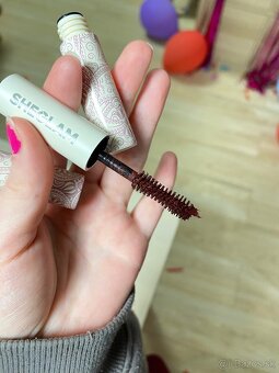Vodeodolná bordová maskara Sheglam - 5
