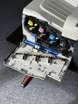 HP Color LaserJet CP3525n - 5