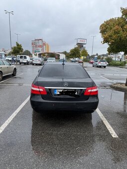 Mercedes Benz E200 - 5