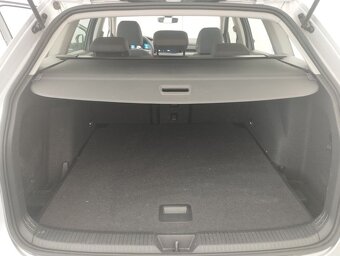 VW Golf Variant 1,5 eTSI DSG Style - rok 2024 - 5