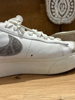 Nike blazer low platform - biele tenisky nike - 5