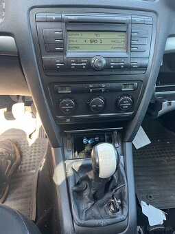 Skoda Octavia 2 1.9 TDi na náhradné diely - 5