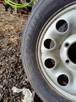 Predám letné pneumatiky na Suzuki samurai 205/70 R15 - 5