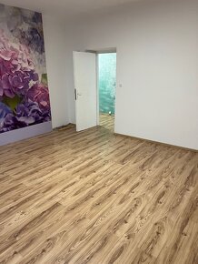 Predaj 3izb byt s balkónom 95m2 Centrum Levice - 5