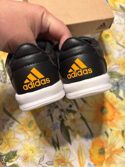 Tenisky Adidas 22 - 5