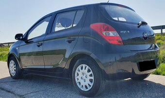 Hyundai i20 1,2i 78k, klimatizácia, kúpené v SR, 2011 - 5